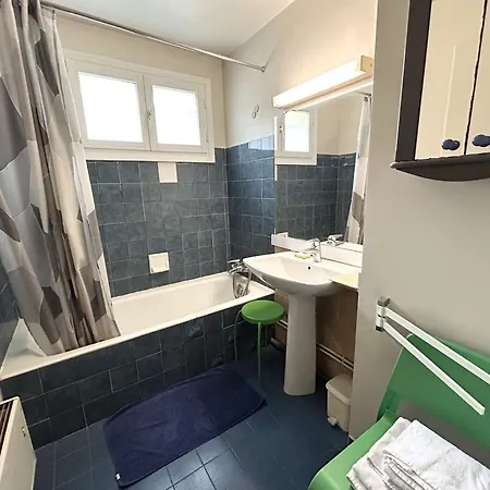 T3 Avec Terrasse Et Garage Proche - Saint-raphael - Fr-1-226a-146 *