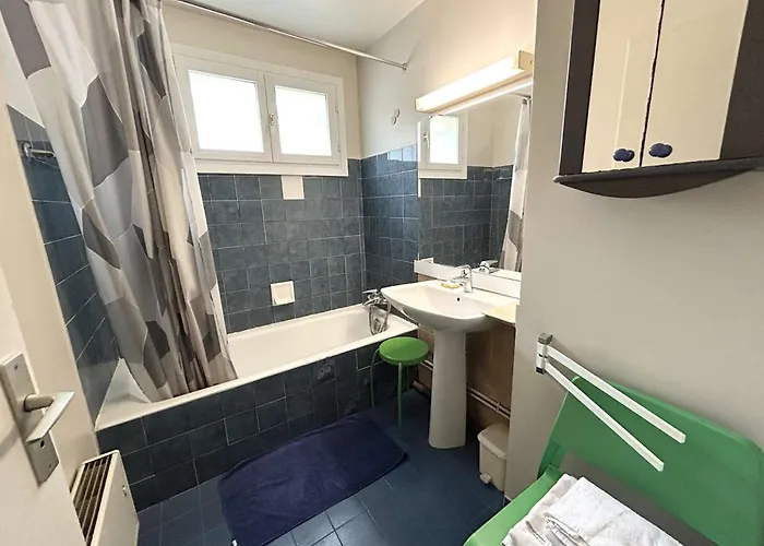 T3 Avec Terrasse Et Garage Proche - Saint-raphael - Fr-1-226a-146 *