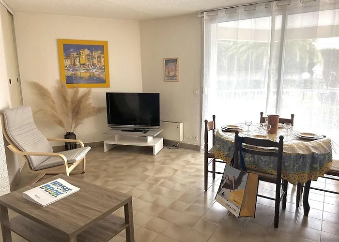 T3 Avec Terrasse Et Garage Proche - Saint-raphael - Fr-1-226a-146 Lägenhet *