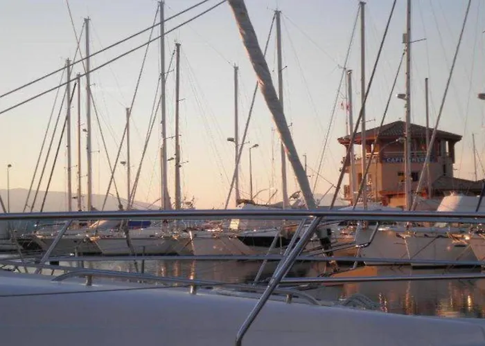 T3 Avec Terrasse Et Garage Proche - Saint-raphael - Fr-1-226a-146 Port Santa-Lucia