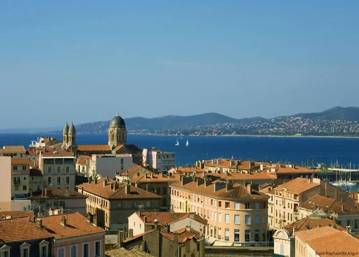 Lägenhet T3 Avec Terrasse Et Garage Proche - Saint-raphael - Fr-1-226a-146 *