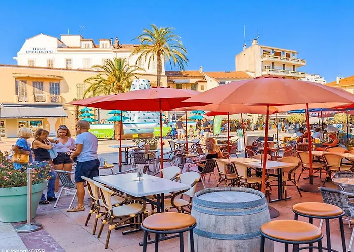 T3 Avec Terrasse Et Garage Proche - Saint-raphael - Fr-1-226a-146 Lägenhet